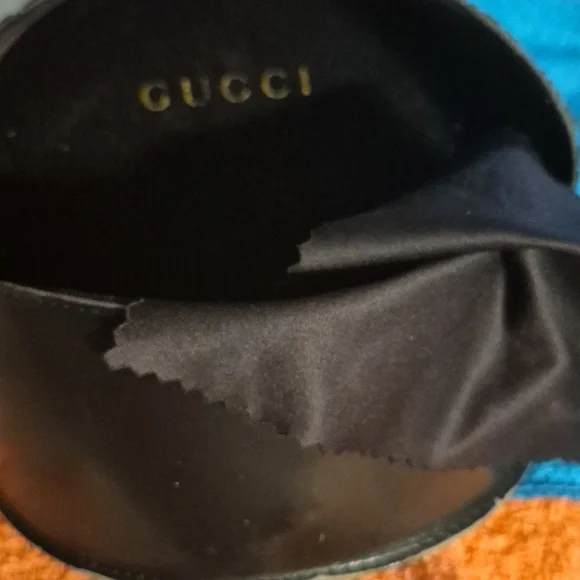 Gucci Black and Gold Sunglasses ! Free Case + Cloth - Picture 12 of 14